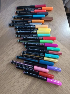 Feutres acrylique — image 1