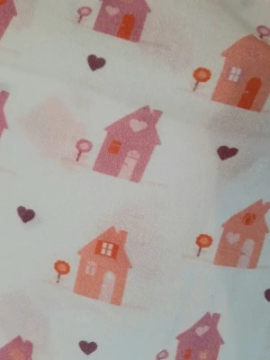 Coupon viscose imprimé petites maisons — image 2