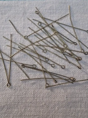 Lot 30 clous tiges à œil  couleur bronze 50x0.7mm — image 1
