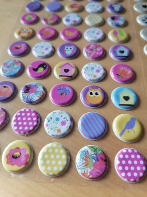 2 planches de stickers ronds — image 3