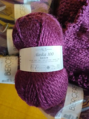 Pelote de laine  Alaska 100 violet — image 2