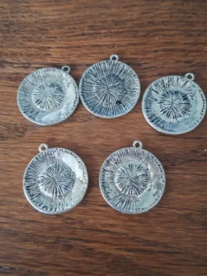 Lot 5 pendentifs en métal pour cabochons 12mm — image 4