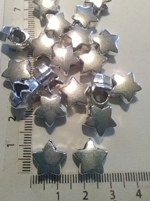 10 breloques étoile en métal argenté — image 2