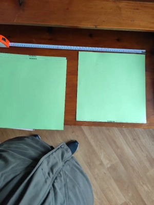 3 feuilles cartonnées vertes — image 1