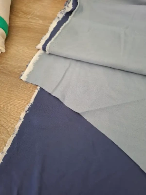 Coupon de doublure polyester bleu — image 3