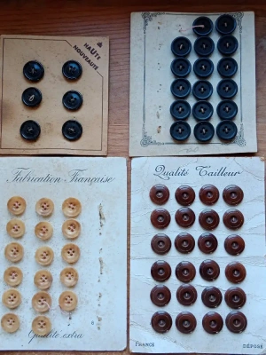 lot plaques de boutons — image 6