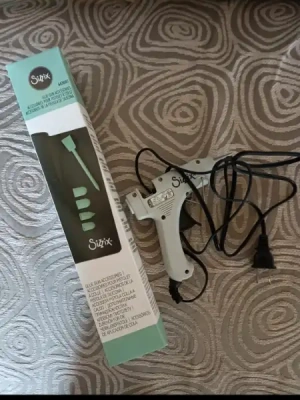Pistolet à colle et accessoires mini