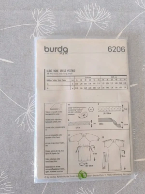 Patron de couture modèle robe 6206 de marque burda style  Neuf sous emballage d'origine jamais utilisé — image 4